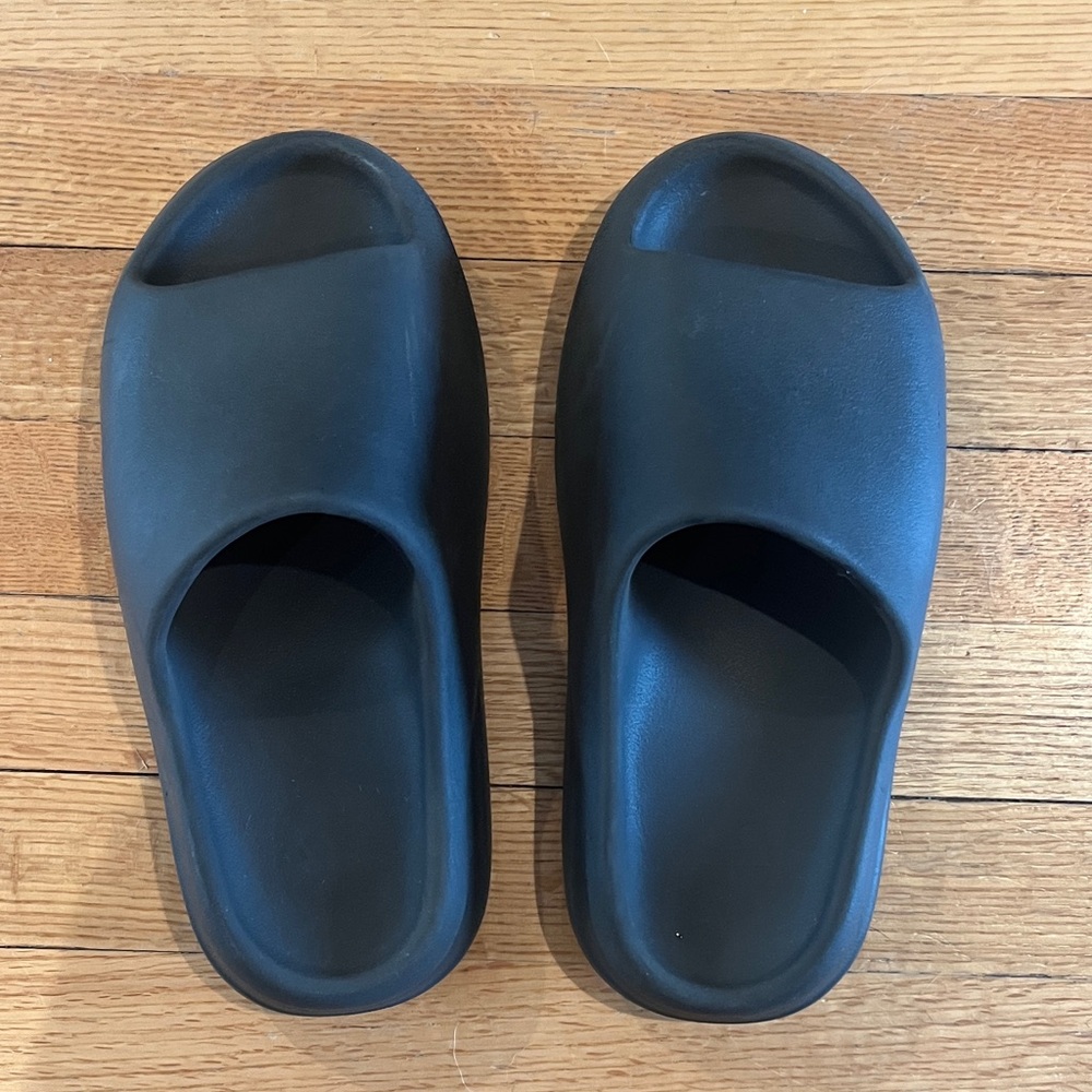Black Yeezy Slide Sandals